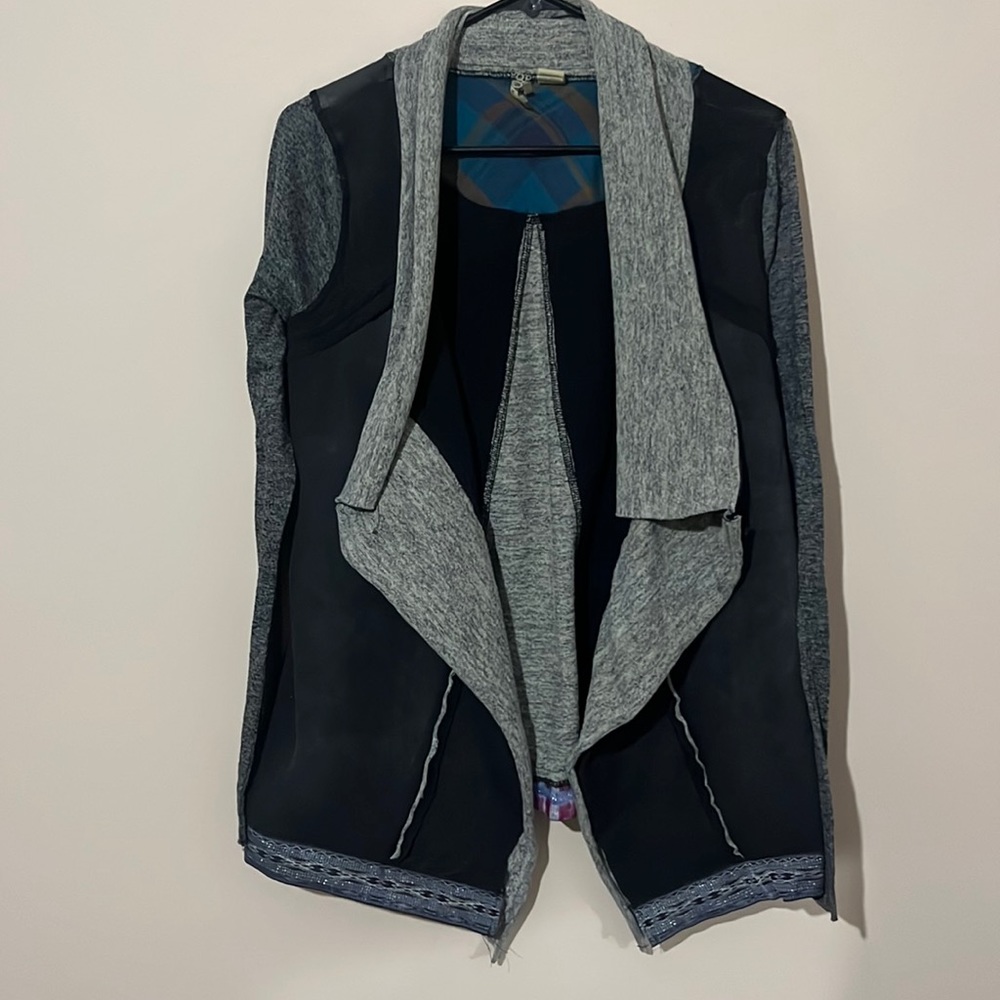 gimmicks by BKE Gray and Black Open-Front Draped Cardigan